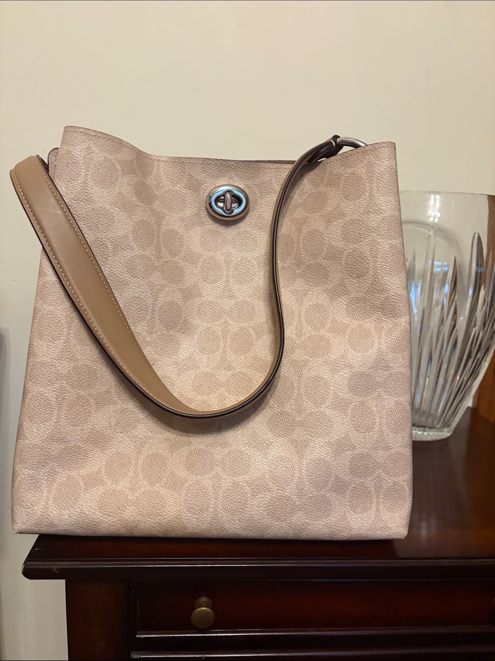 Coach Signature Turnlock Shoulder Bag in Light Taupe and Tan